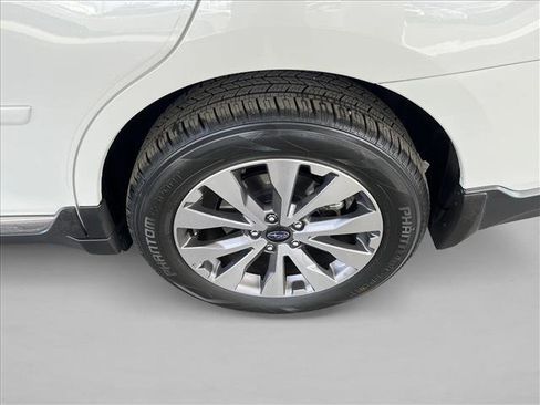 Used 2017 Subaru Outback 2.5i Touring w/ Popular Package #5A image 25