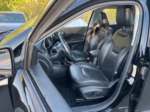 Used 2018 Jeep Compass Limited w/ Navigation Group AWD/4WD image 15