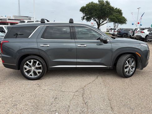 Used 2022 Hyundai Palisade SEL w/ 8P Bench Seat Package FWD image 2