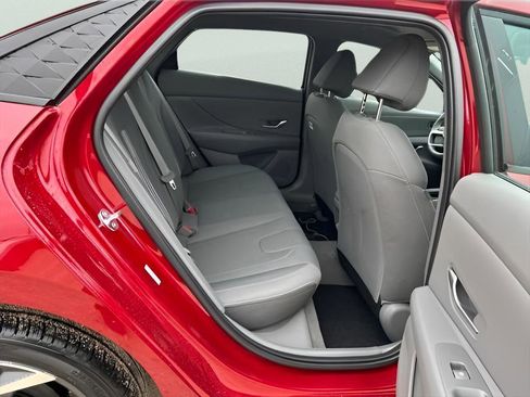 Used 2025 Hyundai Elantra Sport image 29