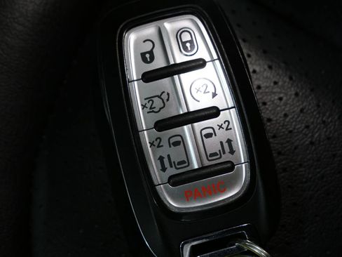 Used 2023 Chrysler Pacifica Touring-L w/ S Appearance Package FWD image 30
