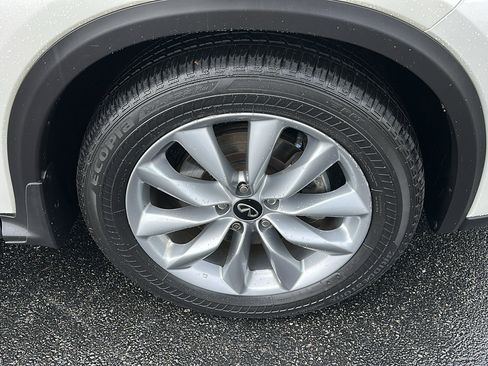 Certified 2022 INFINITI QX50 Luxe image 9