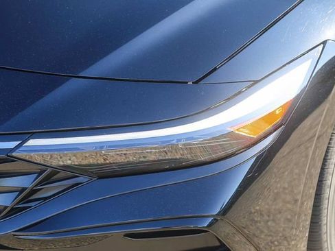 Certified 2025 Hyundai Elantra SEL image 8