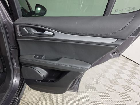 Used 2024 Alfa Romeo Stelvio Veloce AWD/4WD image 43