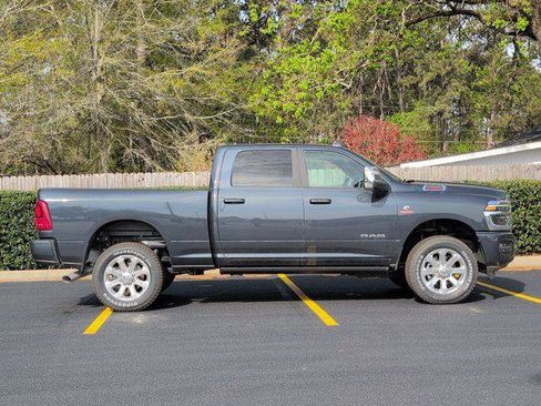New 2026 RAM 2500 Laramie AWD/4WD image 7