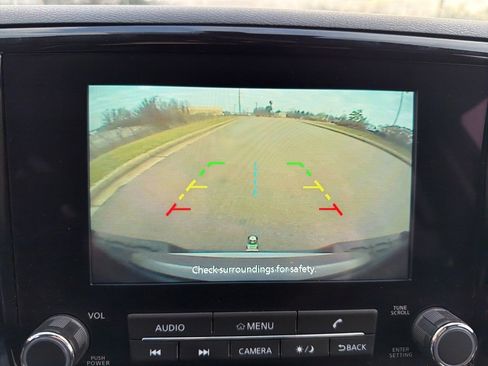 Used 2023 Nissan Frontier SV image 12