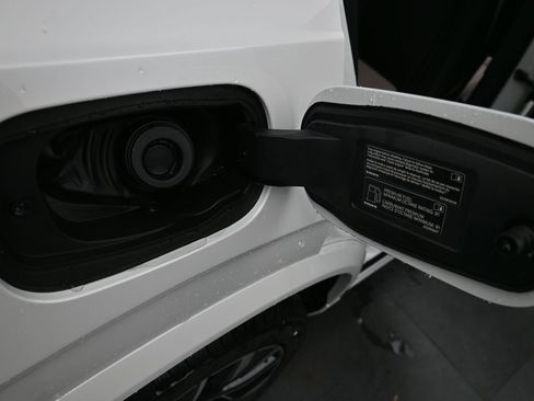 New 2026 Volvo XC90 B6 Ultra image 18