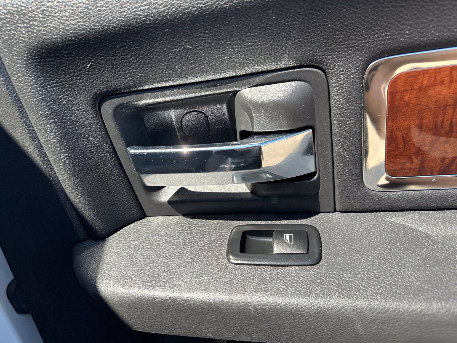 Used 2012 RAM 1500 Laramie w/ Protection Group AWD/4WD image 39