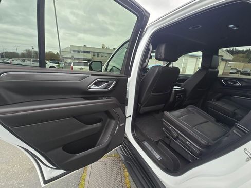 Used 2022 Chevrolet Tahoe RST w/ Sport Performance Package image 11