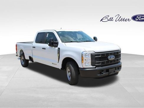 New 2026 Ford F250 XL w/ Camper Package RWD image 2