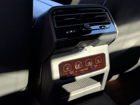 Used 2026 BMW M5 w/ Carbon Package image 32