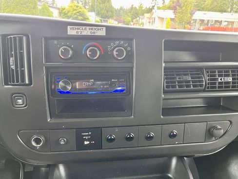Used 2013 Chevrolet Express 2500 RWD image 12