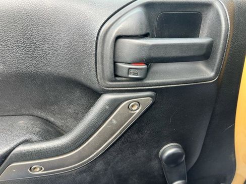 Used 2014 Jeep Wrangler Sport w/ Black Appearance Group image 13