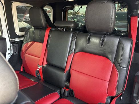 Used 2023 Jeep Wrangler Unlimited Rubicon 4xe image 9