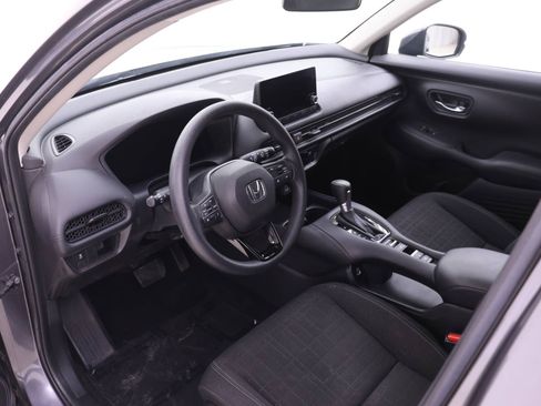 Certified 2023 Honda HR-V LX image 3