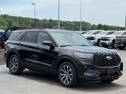 Certified 2025 Ford Explorer ST-Line AWD/4WD image 37