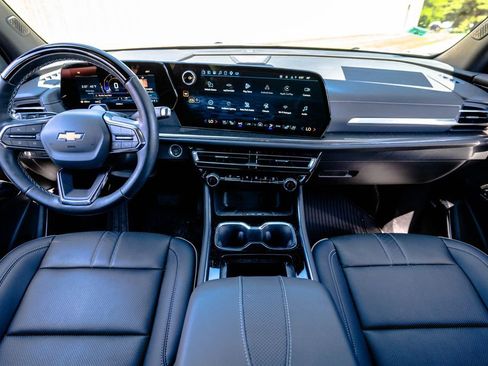 Certified 2025 Chevrolet Traverse High Country AWD/4WD image 14