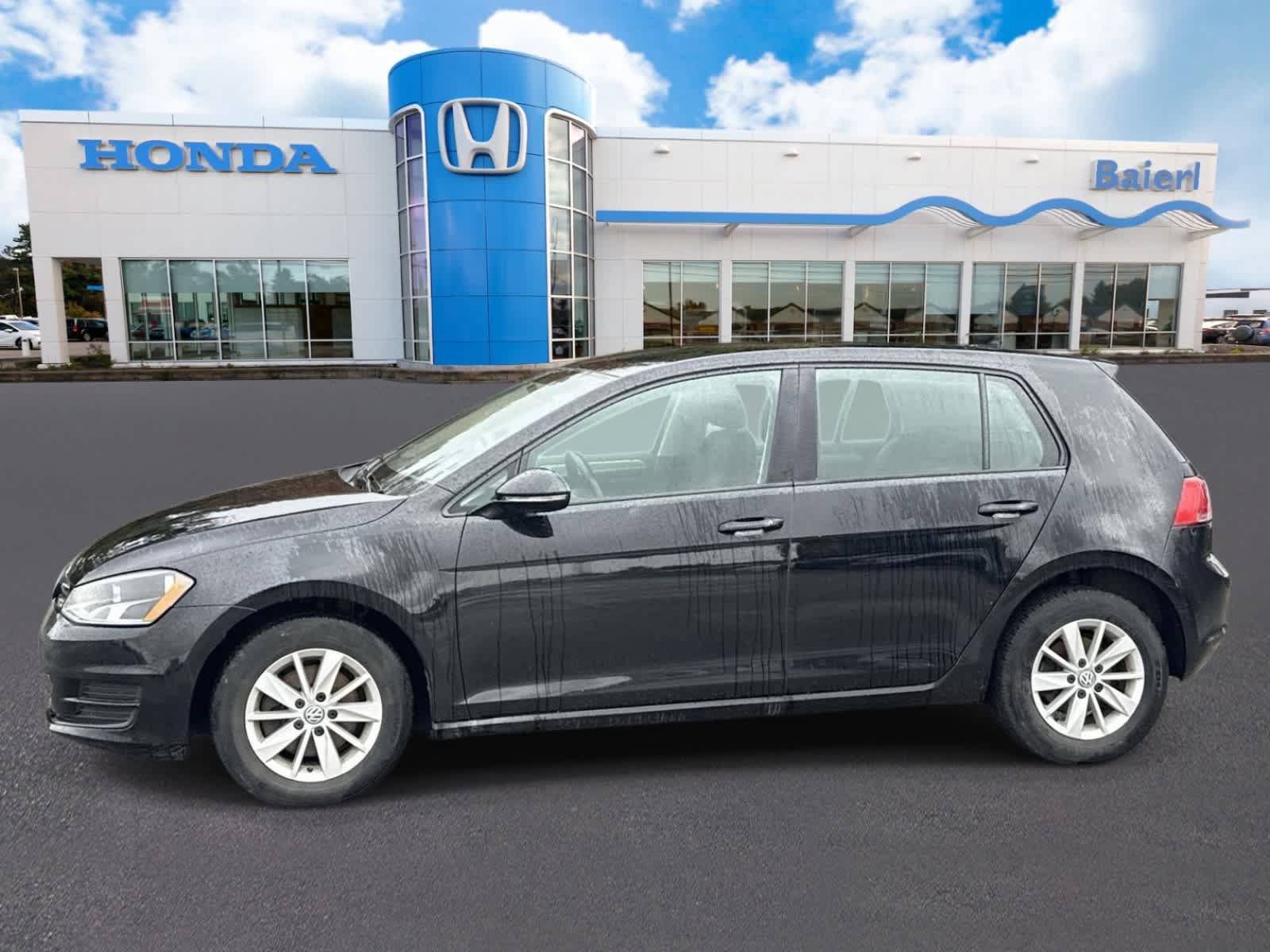 Used 2016 Volkswagen Golf S FWD image 2
