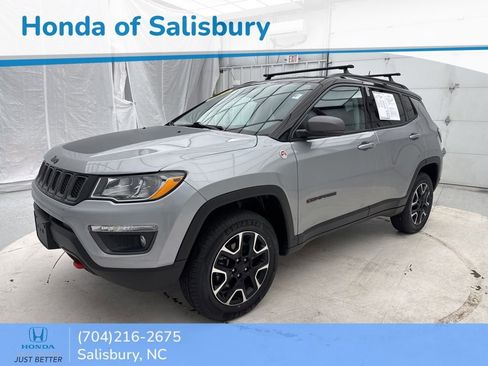 Used 2019 Jeep Compass Trailhawk image 3