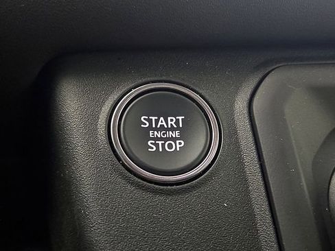 Used 2025 Land Rover Defender 110 X AWD/4WD image 25