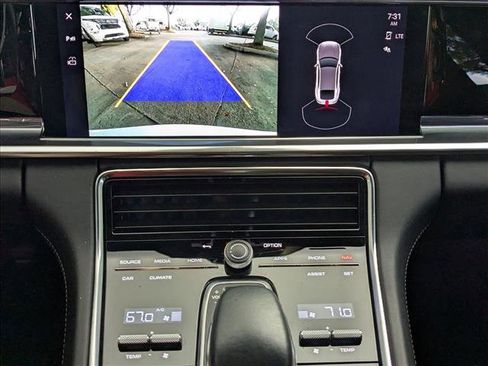 Used 2022 Porsche Panamera image 14