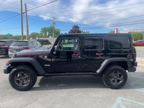 Used 2018 Jeep Wrangler Unlimited Rubicon AWD/4WD image 2