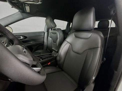 New 2026 Jeep Compass Latitude image 19