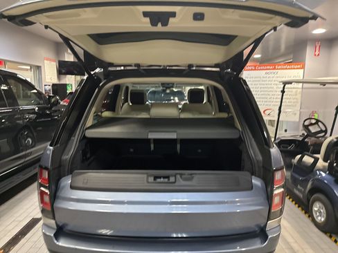 Used 2020 Land Rover Range Rover HSE image 14