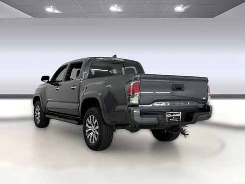 Used 2021 Toyota Tacoma Limited RWD image 3