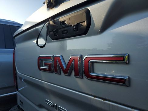 Used 2021 GMC Sierra 1500 SLT w/ SLT Premium Package RWD image 6