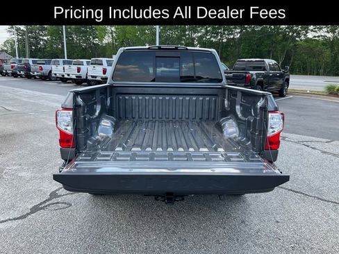 Used 2024 Nissan Titan SV w/ SV Convenience Package RWD image 17