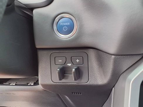 Used 2024 Toyota Tundra Platinum AWD/4WD image 31