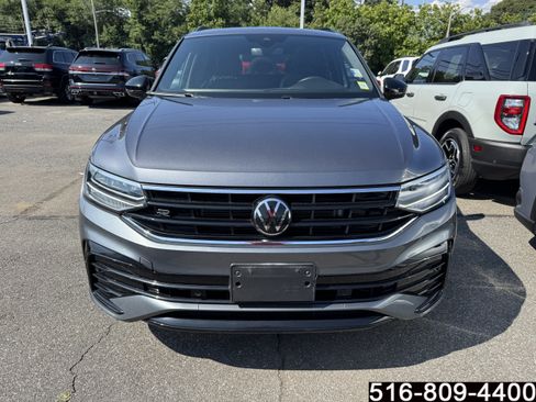 Used 2024 Volkswagen Tiguan SE R-Line AWD/4WD image 2
