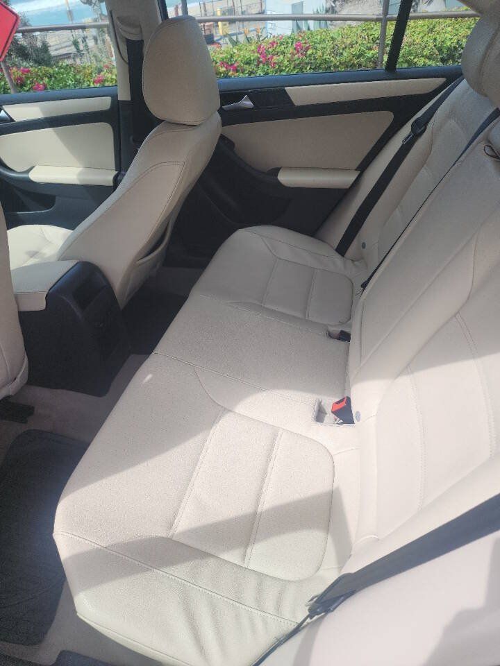 Used 2012 Volkswagen Jetta SE FWD image 8
