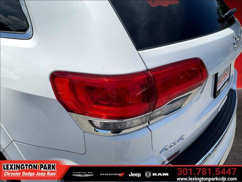 Used 2021 Jeep Grand Cherokee Summit AWD/4WD image 22