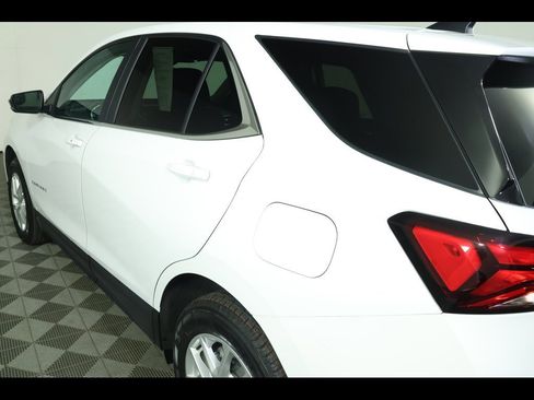 Used 2023 Chevrolet Equinox LT image 14
