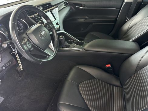 Used 2020 Toyota Camry SE image 8