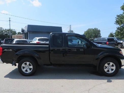 Used 2010 Nissan Frontier SE w/ SE Value Truck Pkg AWD/4WD image 4