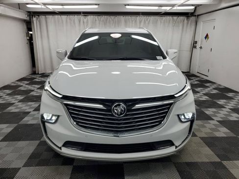 Used 2024 Buick Enclave Essence w/ Technology Package image 2