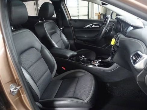 Used 2019 INFINITI QX30 AWD image 24