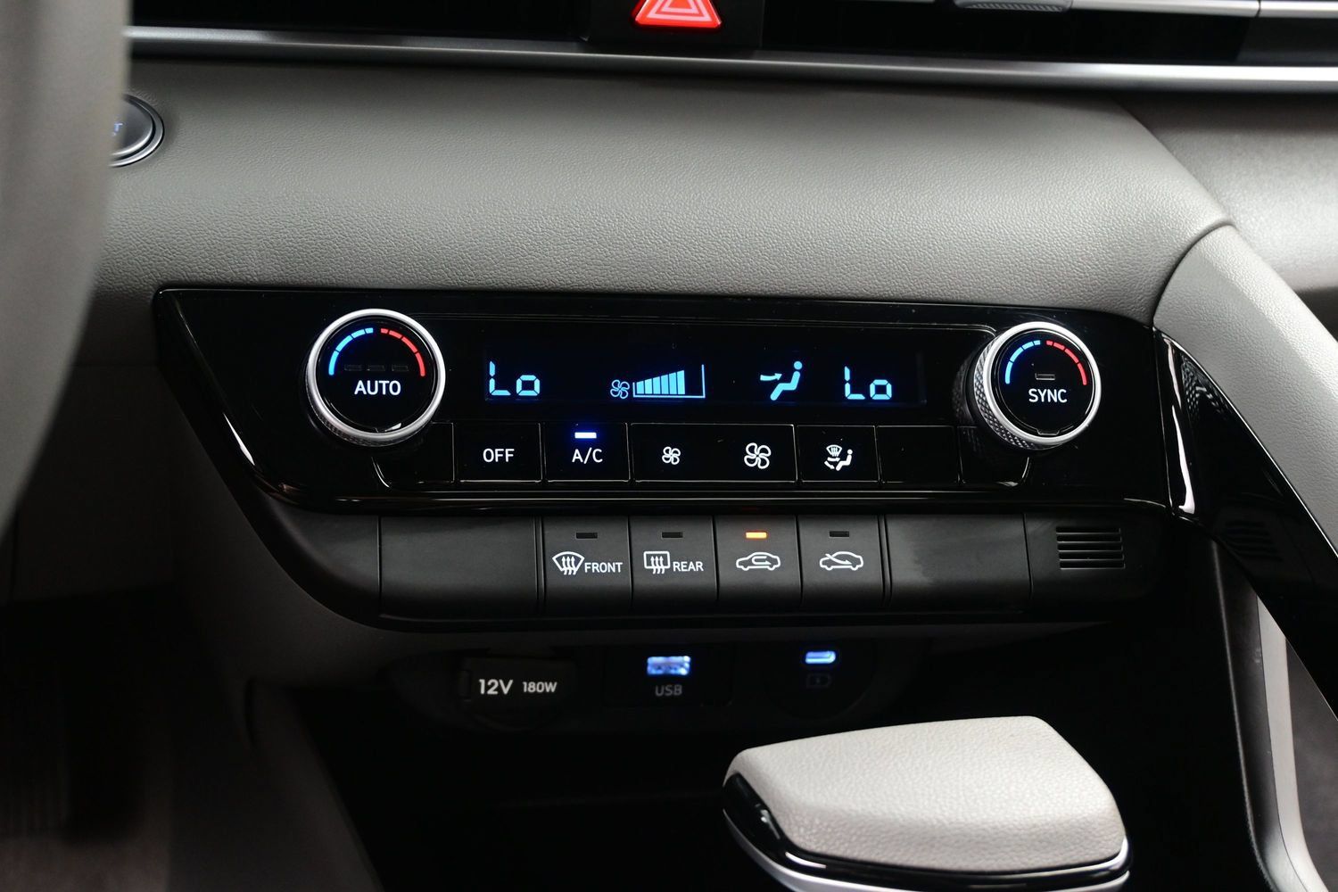 Certified 2026 Hyundai Elantra Hybrid FWD image 19