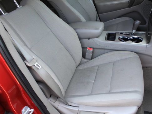 Used 2011 Jeep Grand Cherokee Laredo image 17