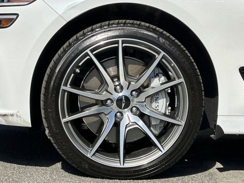 Used 2025 Genesis G70 2.5T image 27