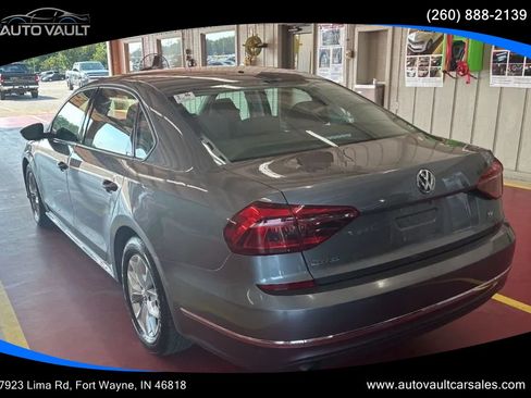 Used 2018 Volkswagen Passat 2.0T S FWD image 2