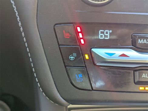 Used 2020 Ford Explorer Platinum w/ Premium Technology Package image 26