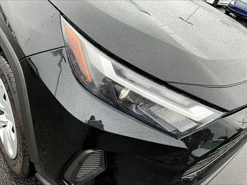 Used 2023 Toyota RAV4 LE FWD image 31