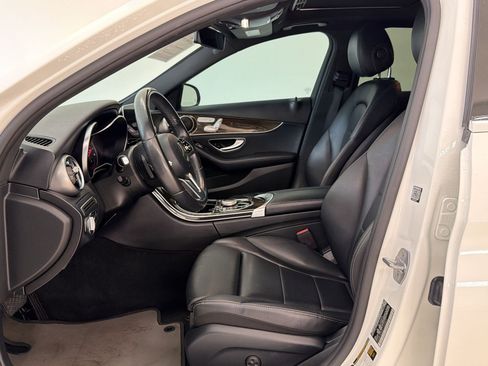 Used 2020 Mercedes-Benz C 300 Sedan image 5