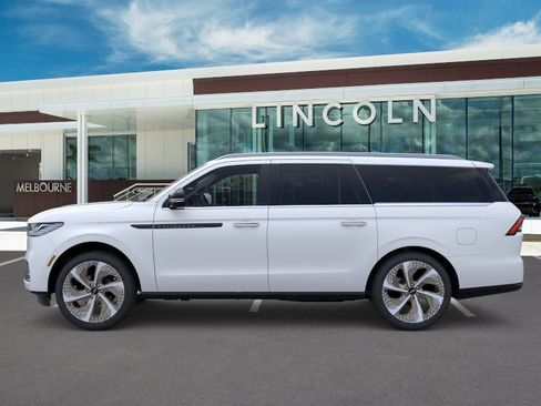 New 2026 Lincoln Navigator L Black Label AWD/4WD image 3