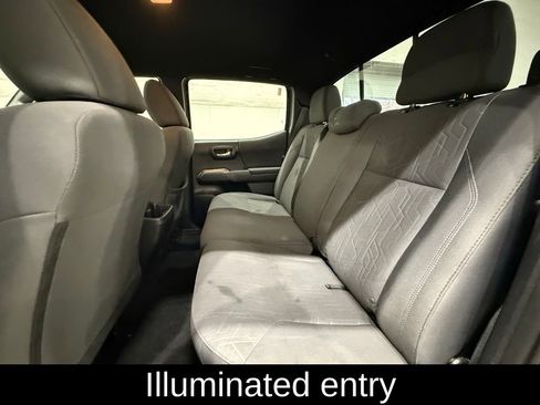Used 2018 Toyota Tacoma TRD Sport image 13