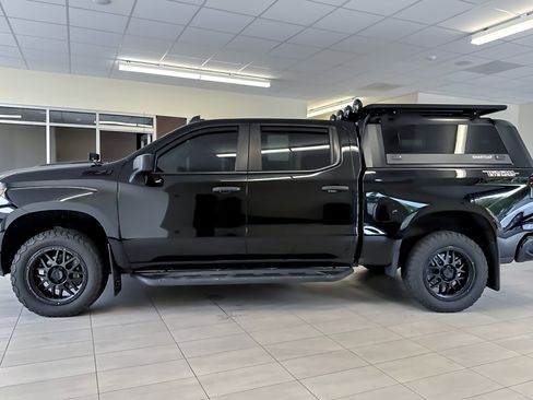 Used 2023 Chevrolet Silverado 1500 Custom Trail Boss w/ LPO, Dark Essentials Package AWD/4WD image 7